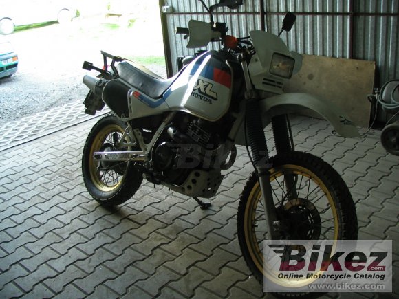 Selle HONDA XL600LM de 1987 - Équipement moto